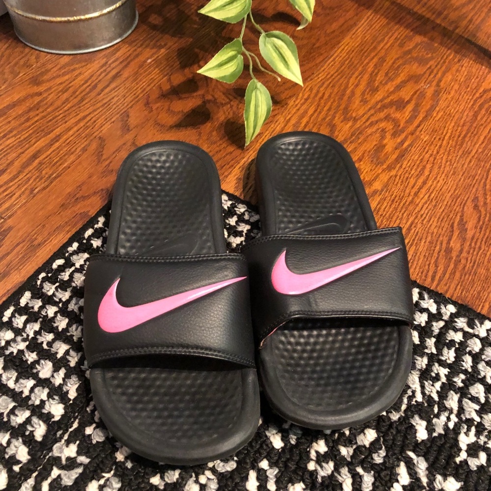 Nike slides